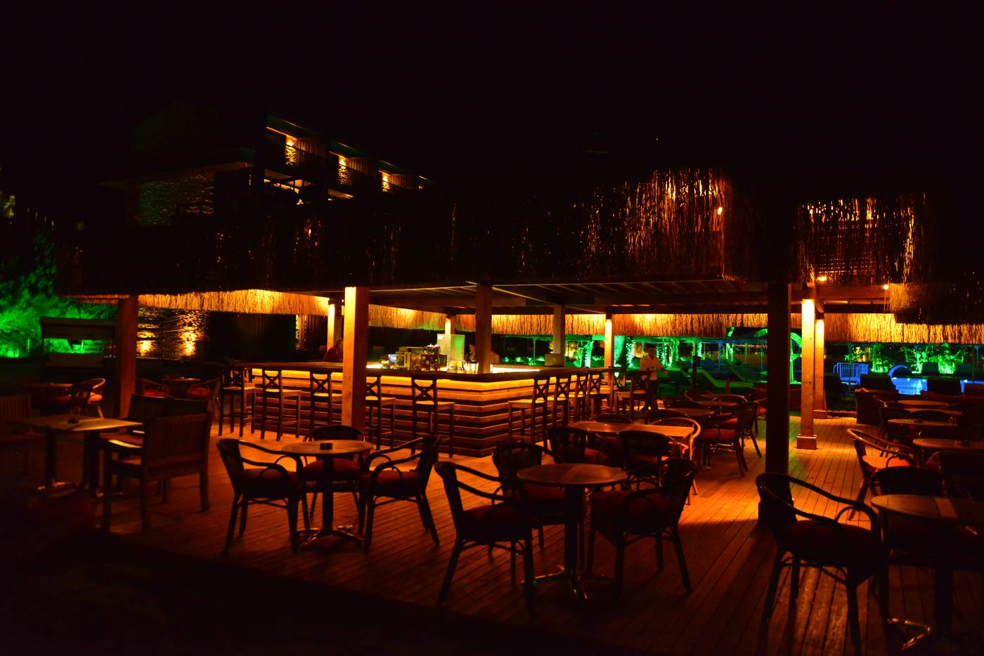 Manaspark-Deluxe-Hotel-Bar-23