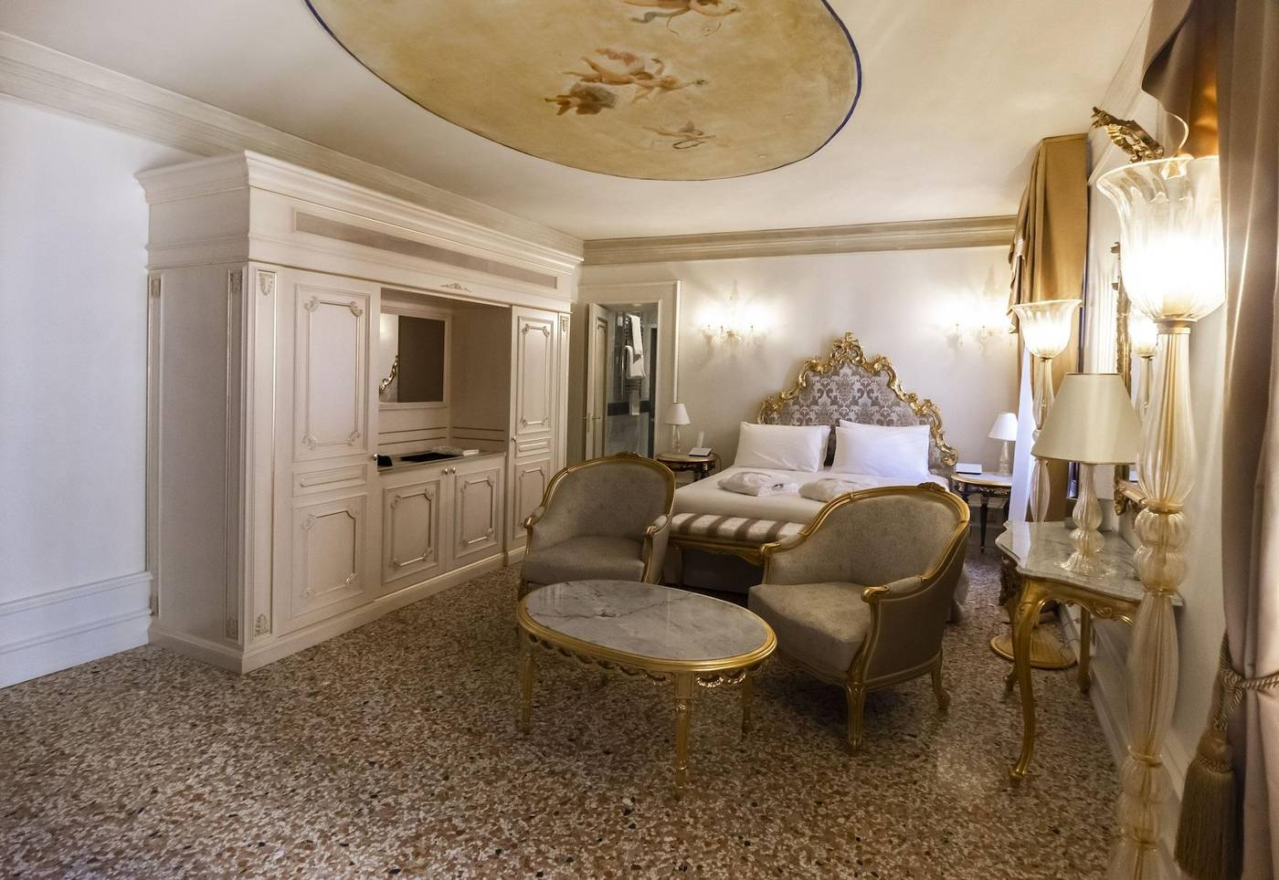 Ca-Bonfadini-Historic-Experience-Room-28