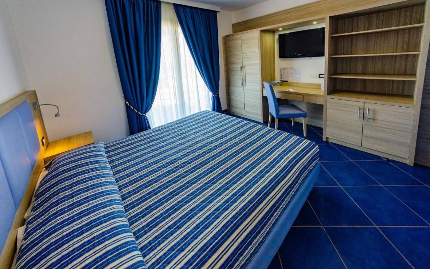 Astro-Suite-Hotel-Room-15