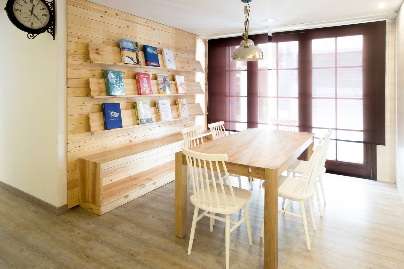 Apartamentos-Neptuno-Calella-Lobby-38