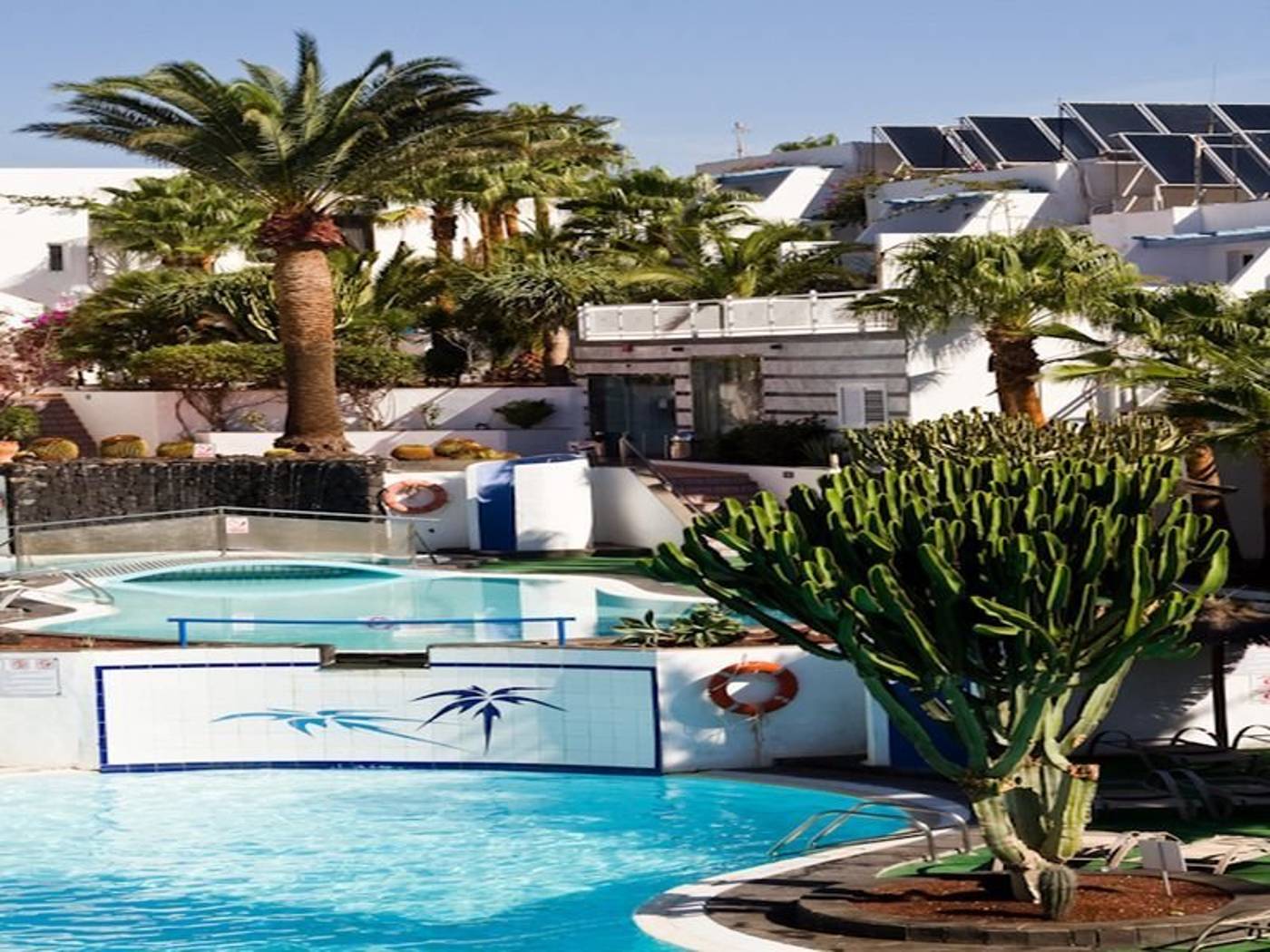 Parque-Tropical-Apartments-Pool-5