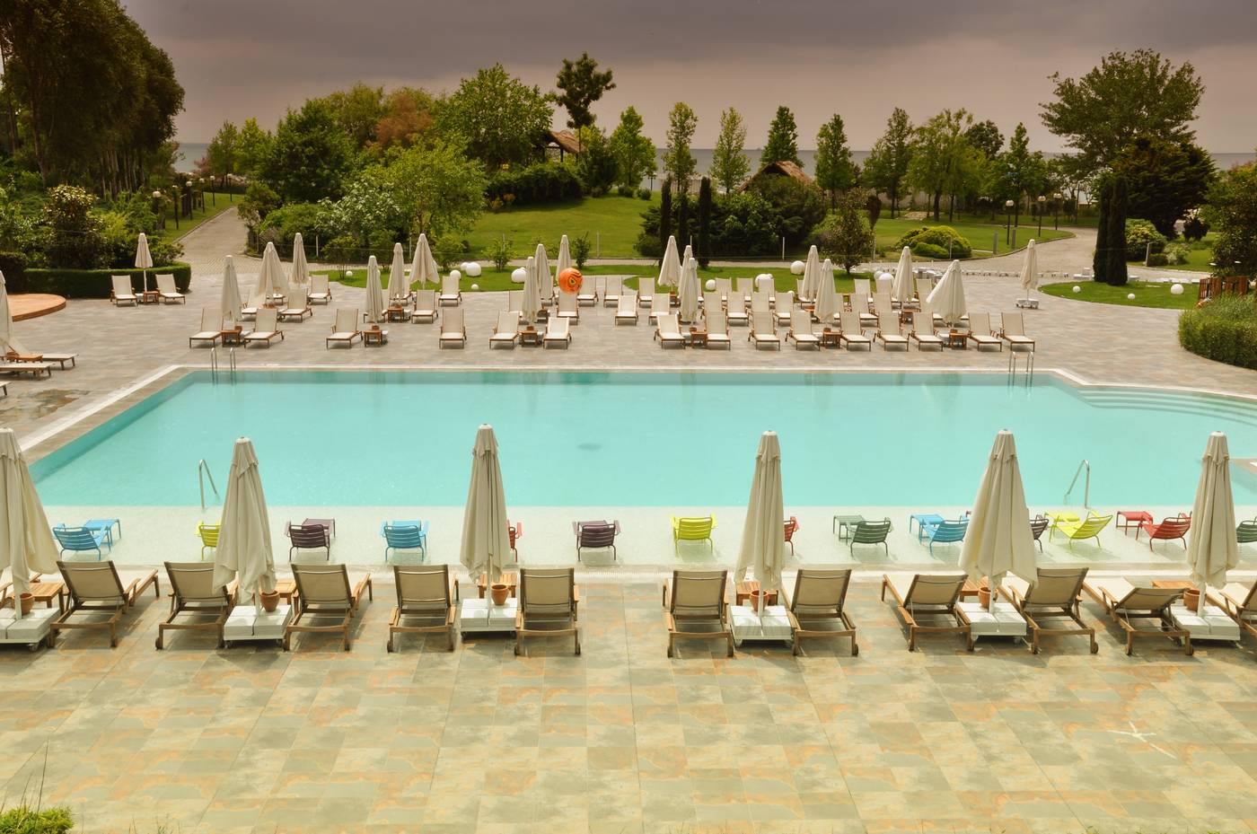 Sheraton-Hotel-Atakoy-Pool-100