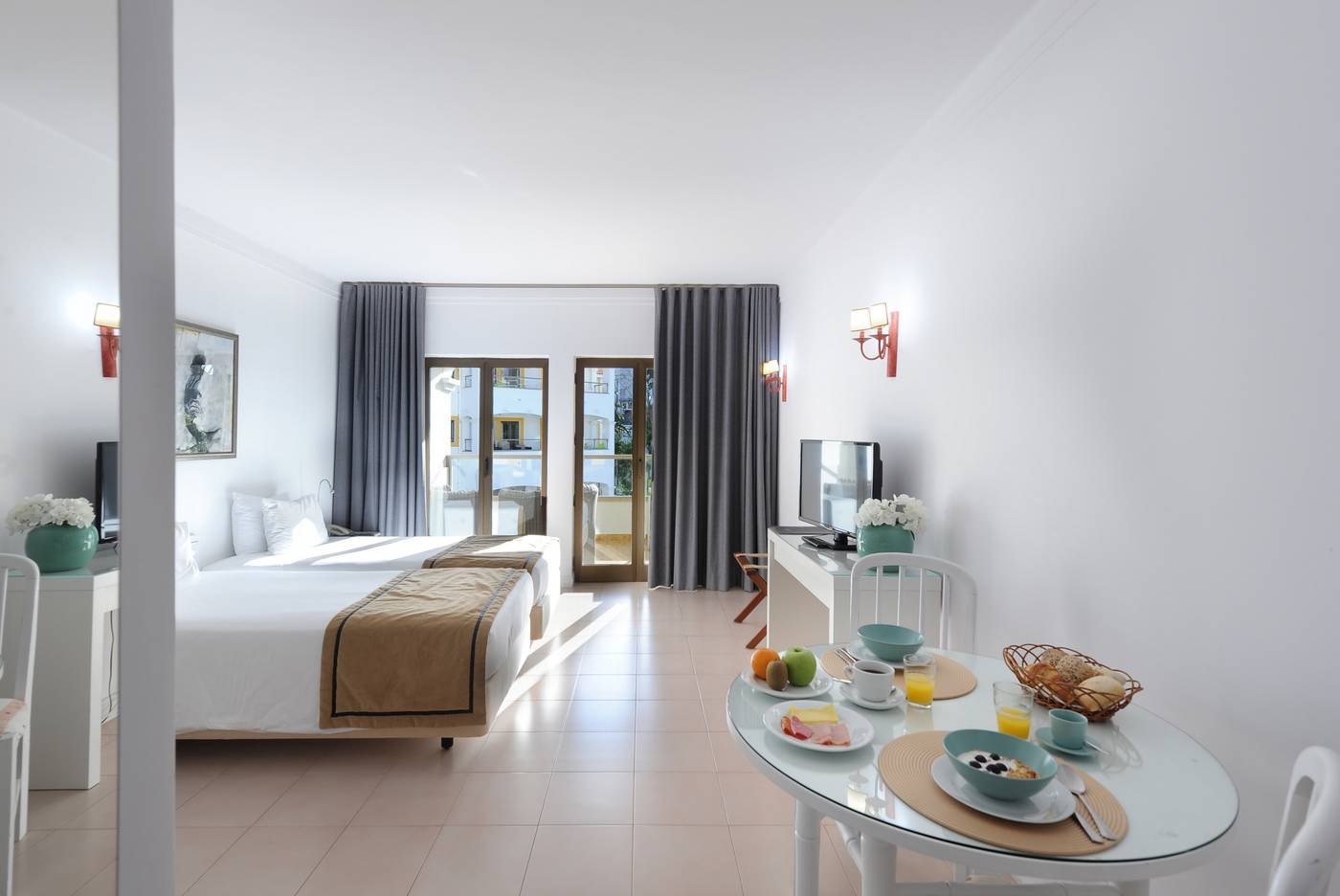 Clube-Do-Lago-Room-22