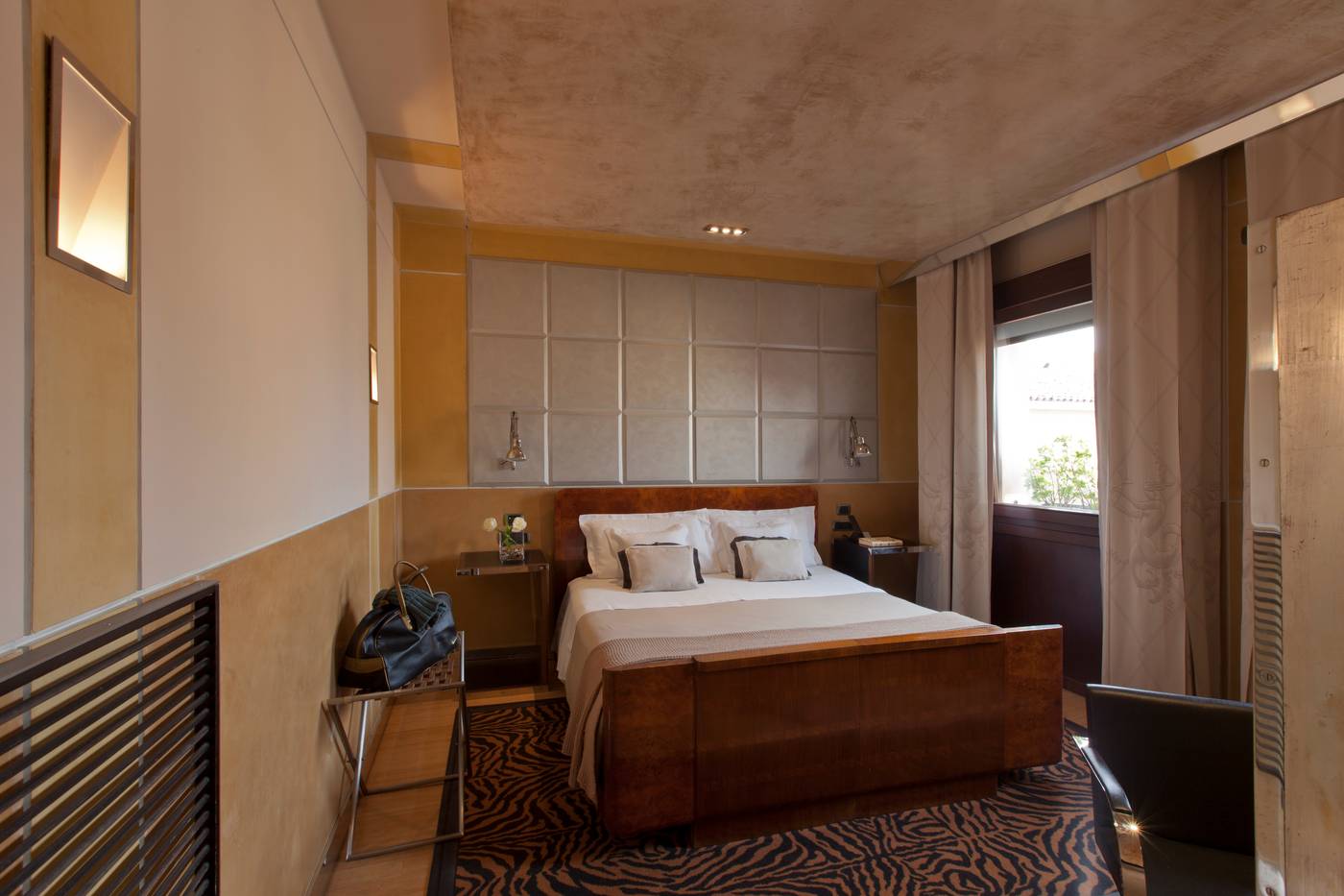 Ca--Pisani-Hotel-Room-59