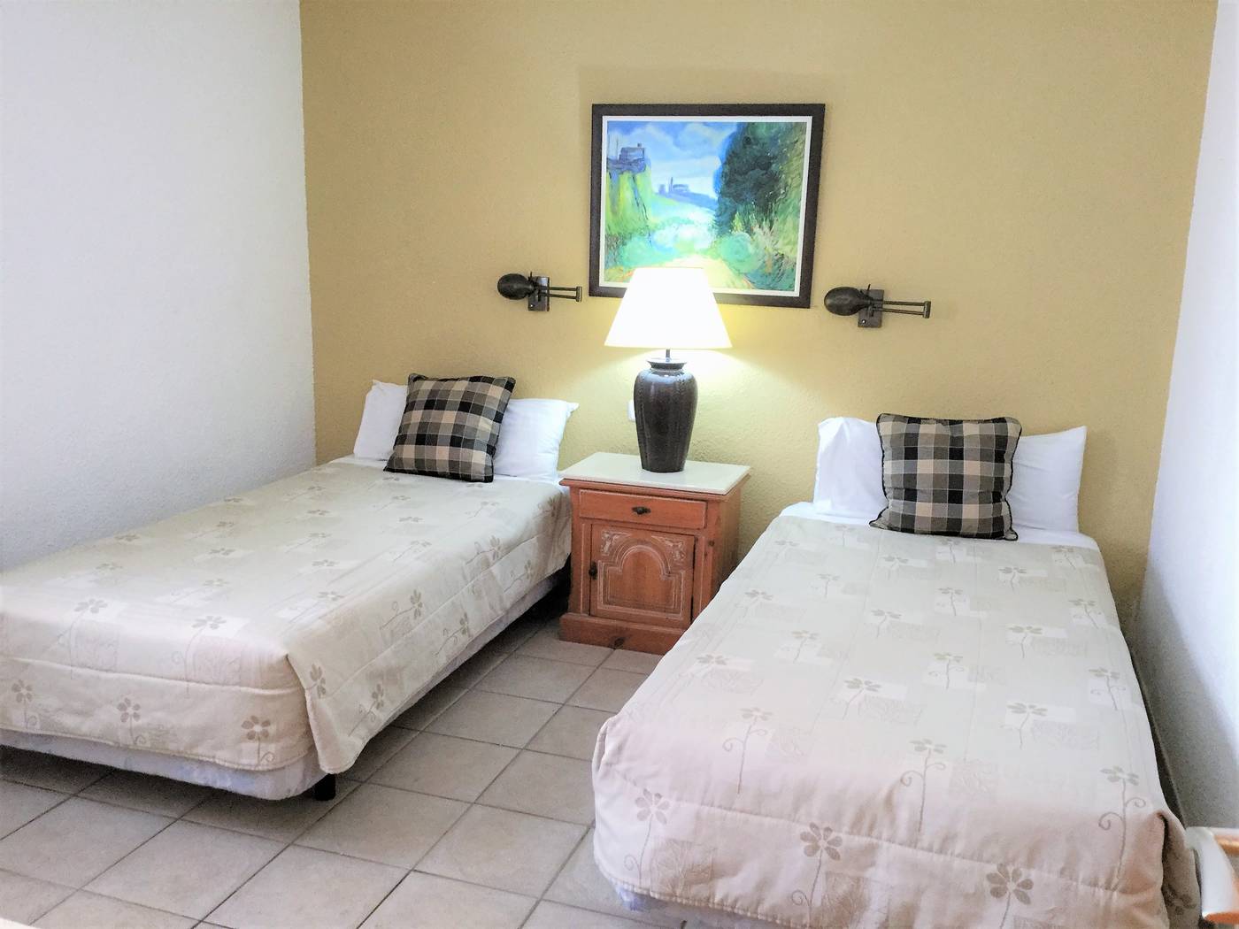 ONA-Beverly-Hills-Room-25