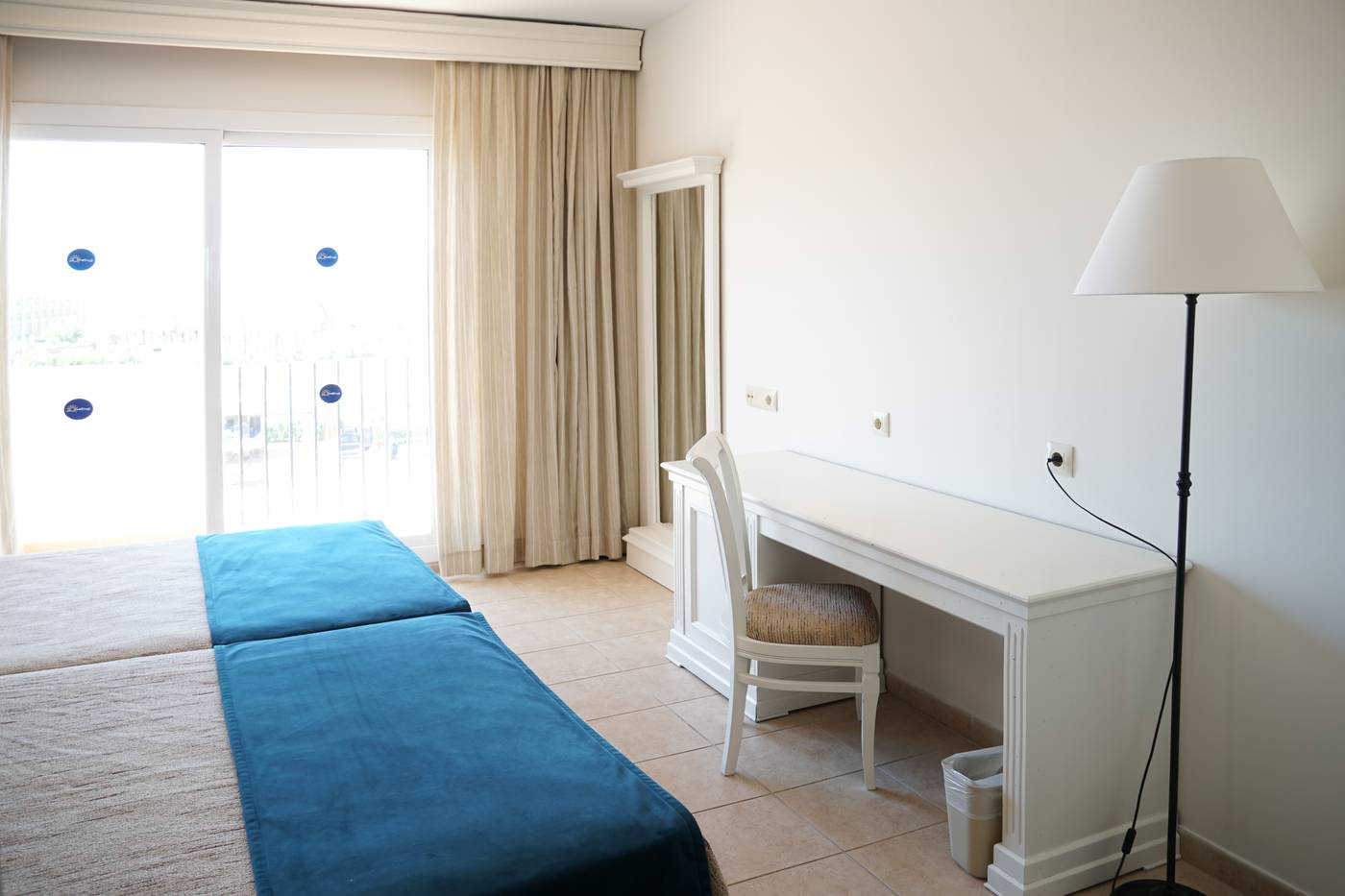 Ohtels-Cabogata-Room-24