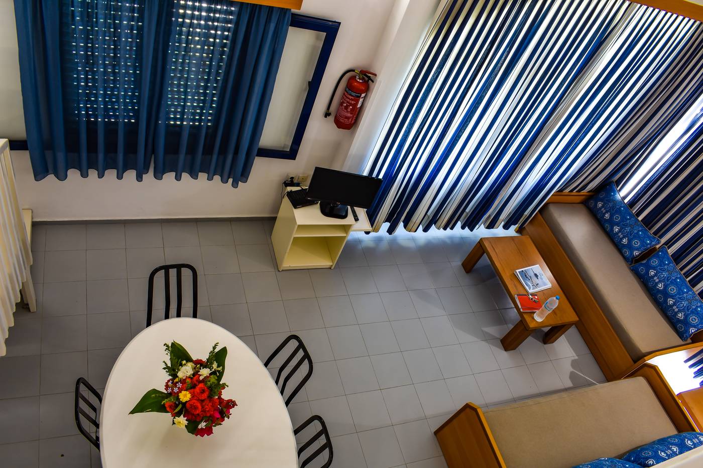 Govino-Bay-Apartments-Room-57