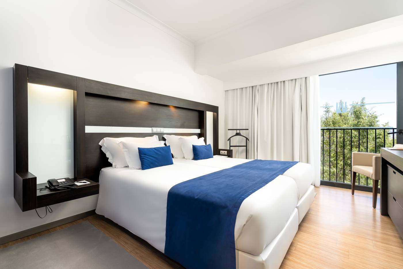 Jupiter-Algarve-Hotel---Beach---Spa-Room-17