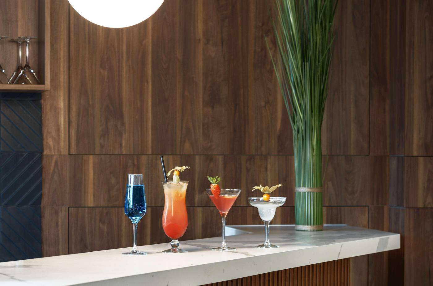 Metropolo-By-Golden-Tulip-Bar-11