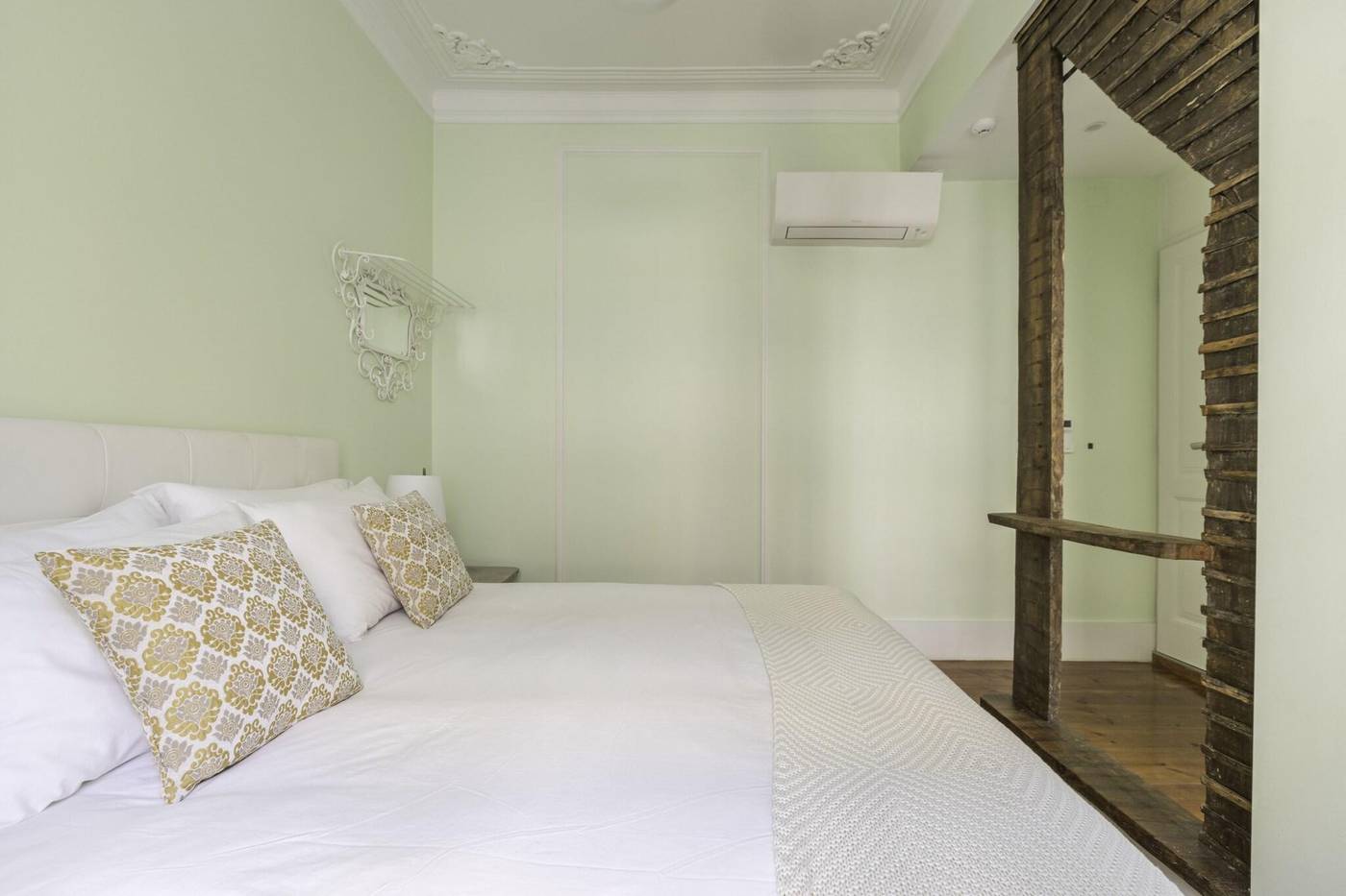 1898-Home---Suites-Room-26