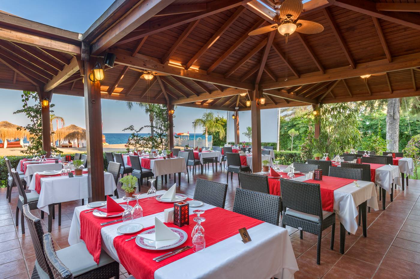 Seven-Seas-Hotel-Life-Restaurant-19