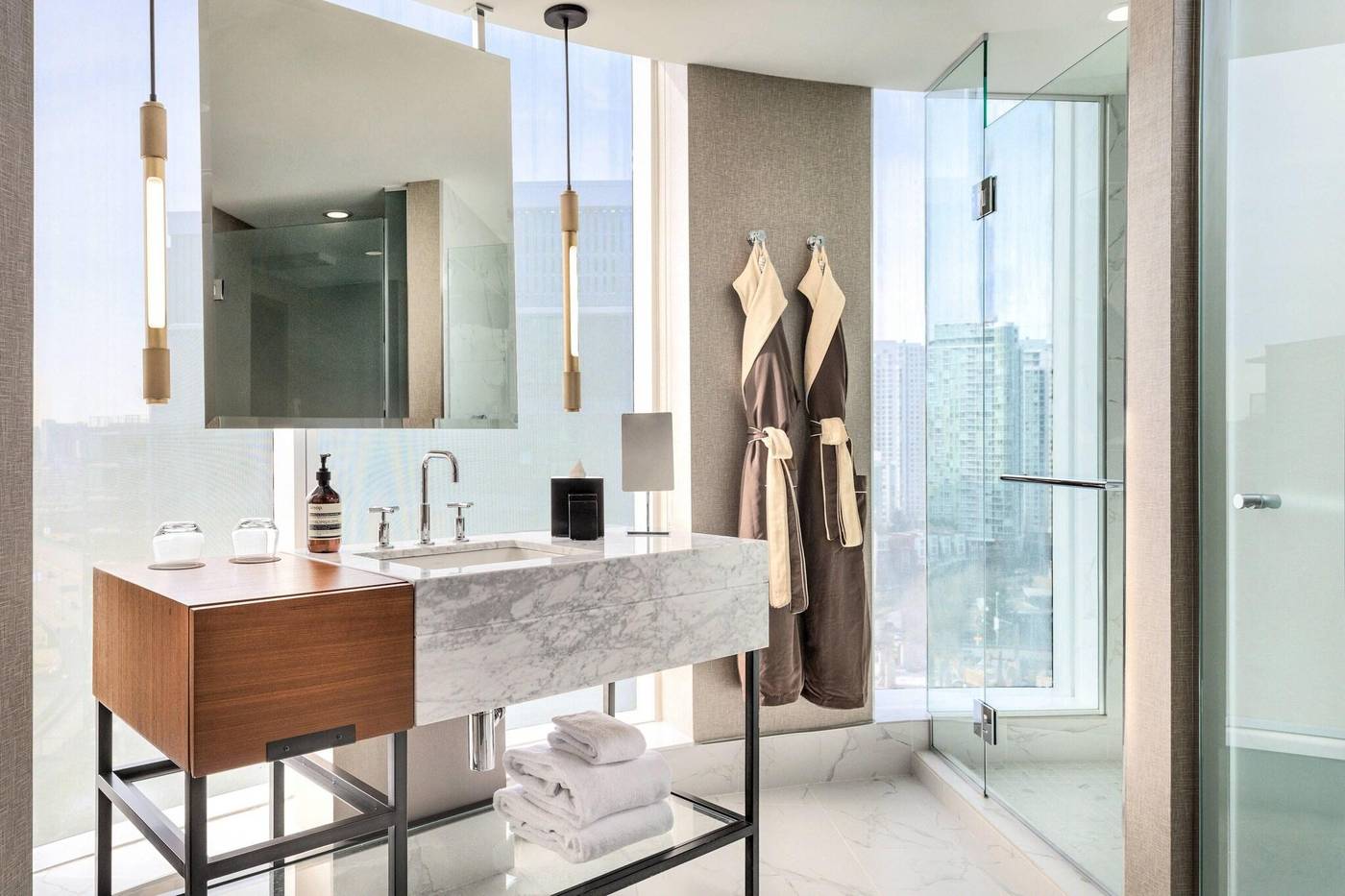 the-DOUGLAS--Autograph-Collection-Room-43