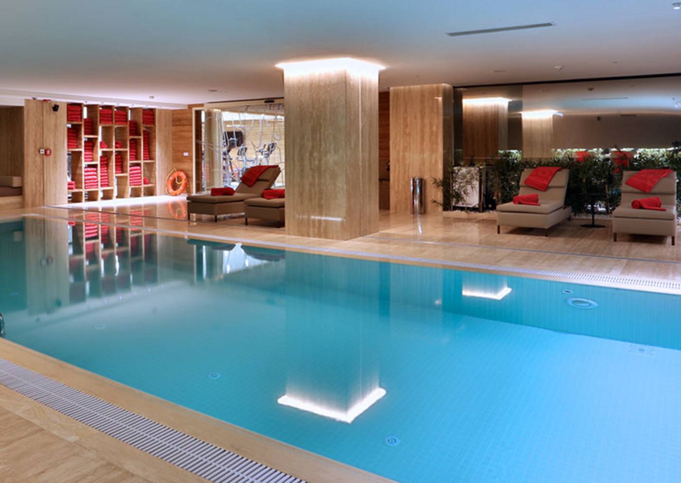 Dosso-Dossi-Hotels-Downtown-Pool-41