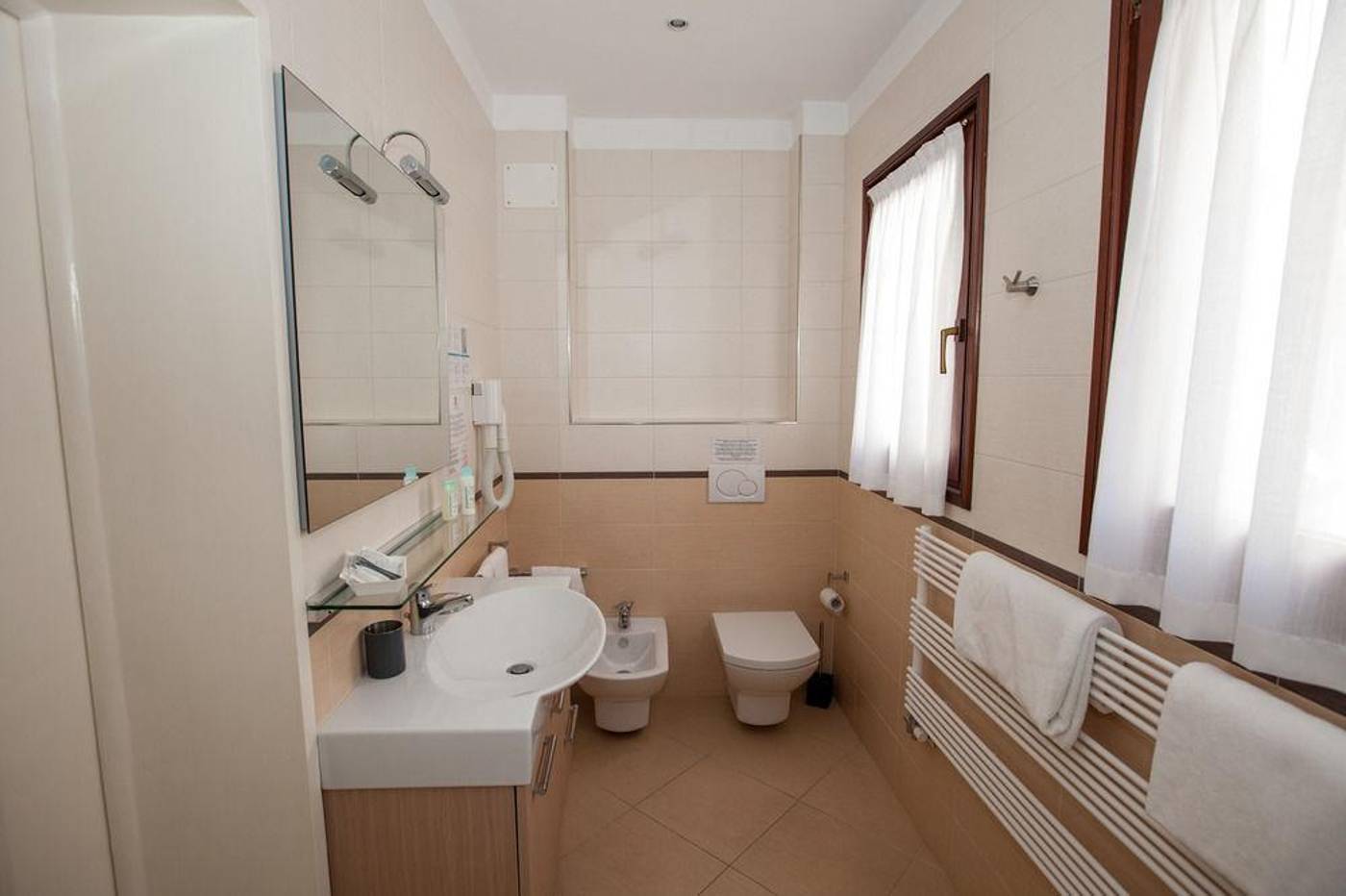 Residence-Ca--Foscolo-Room-28