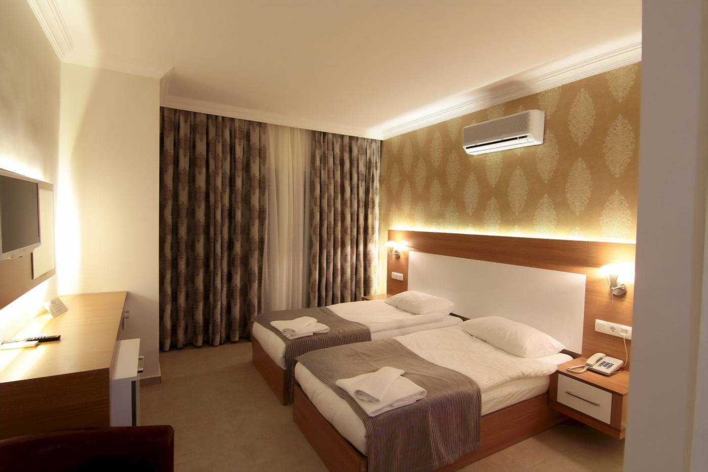 Daisy-Garden-Resort-Hotel-Room-21