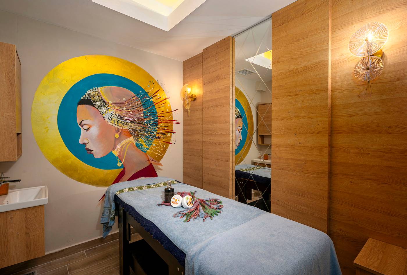 Big-Blue-Suite-Hotel-Sports-and-Entertainment-64