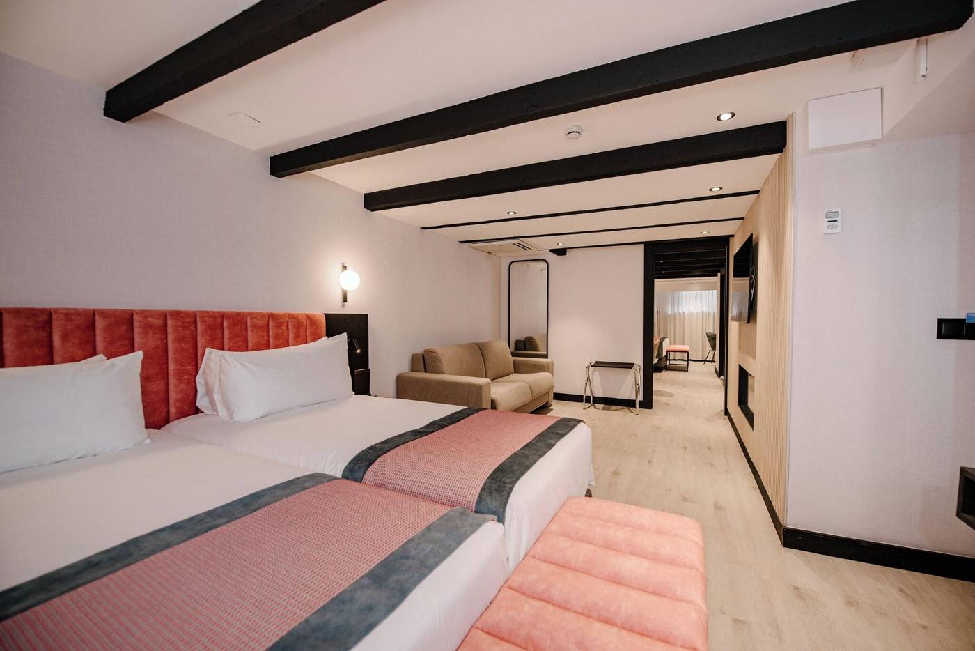 Catalonia-Vondel-Amsterdam-Room-40