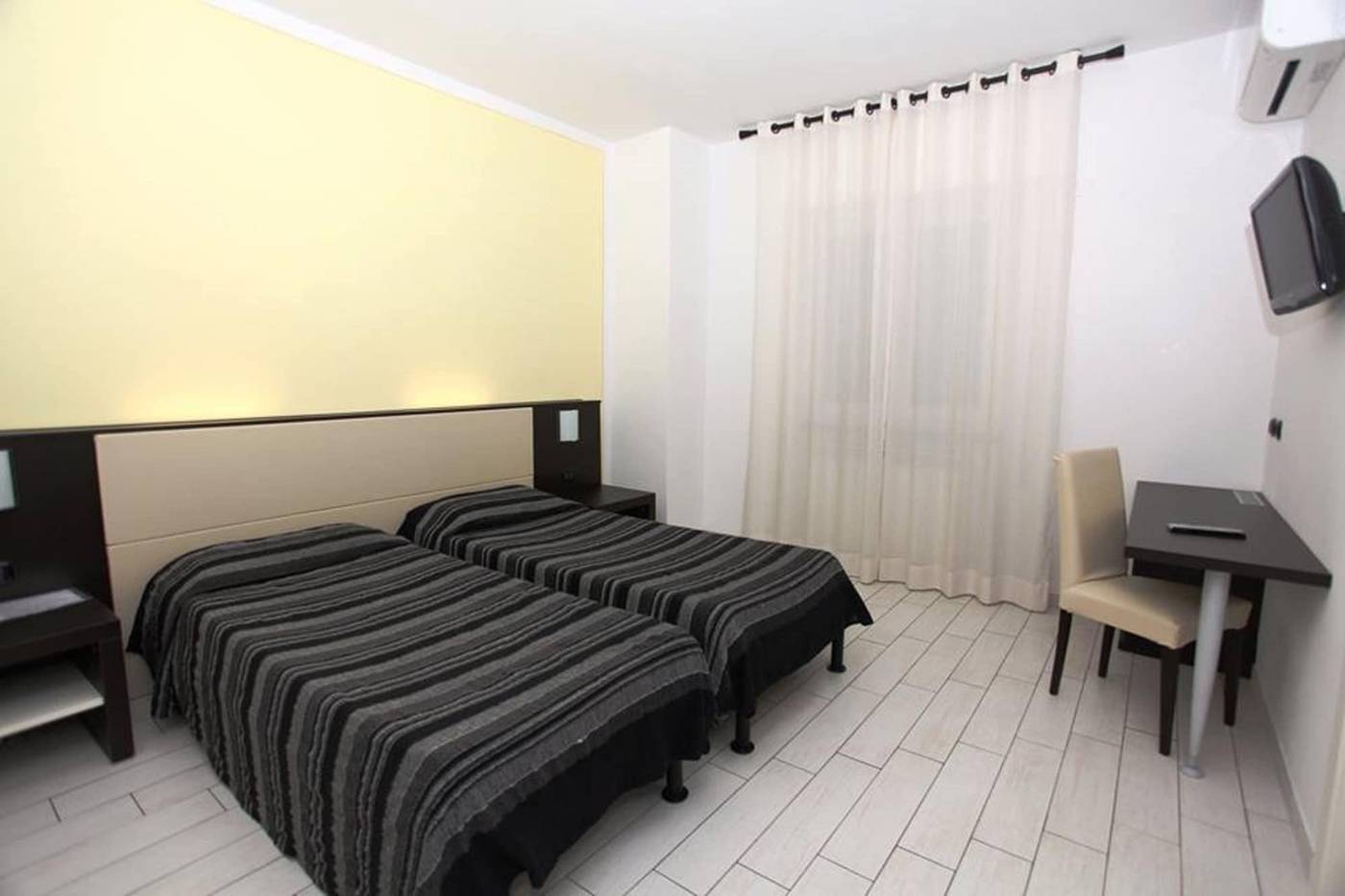 Hotel-Ristorante-Milano-Room-19