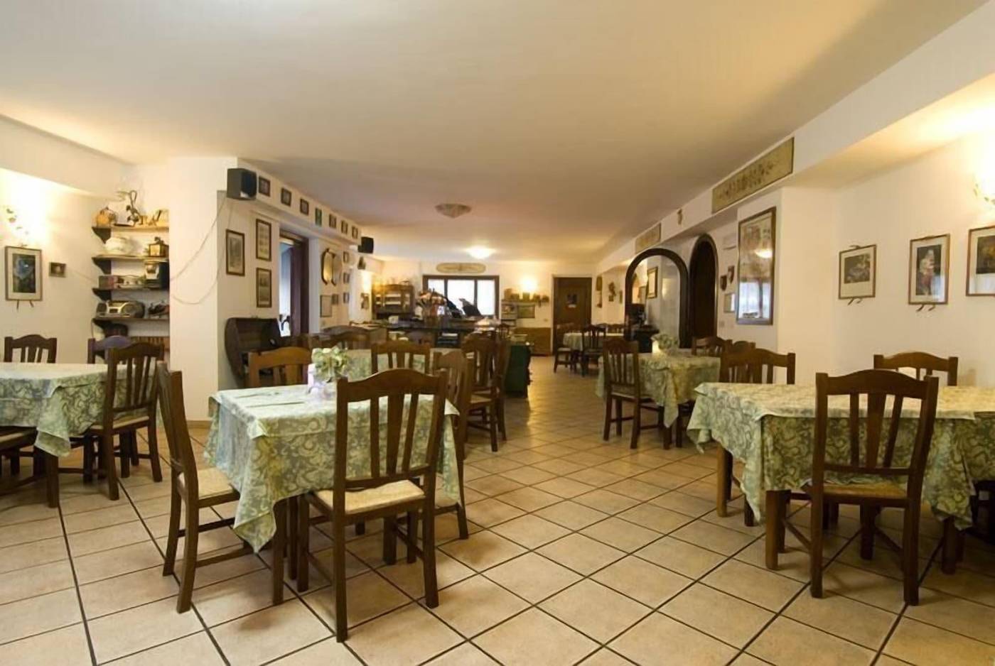 LH-Albergo-Paradiso-Restaurant-17