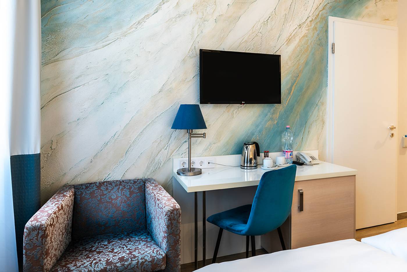 Atrium-Fashion-Hotel-Room-28