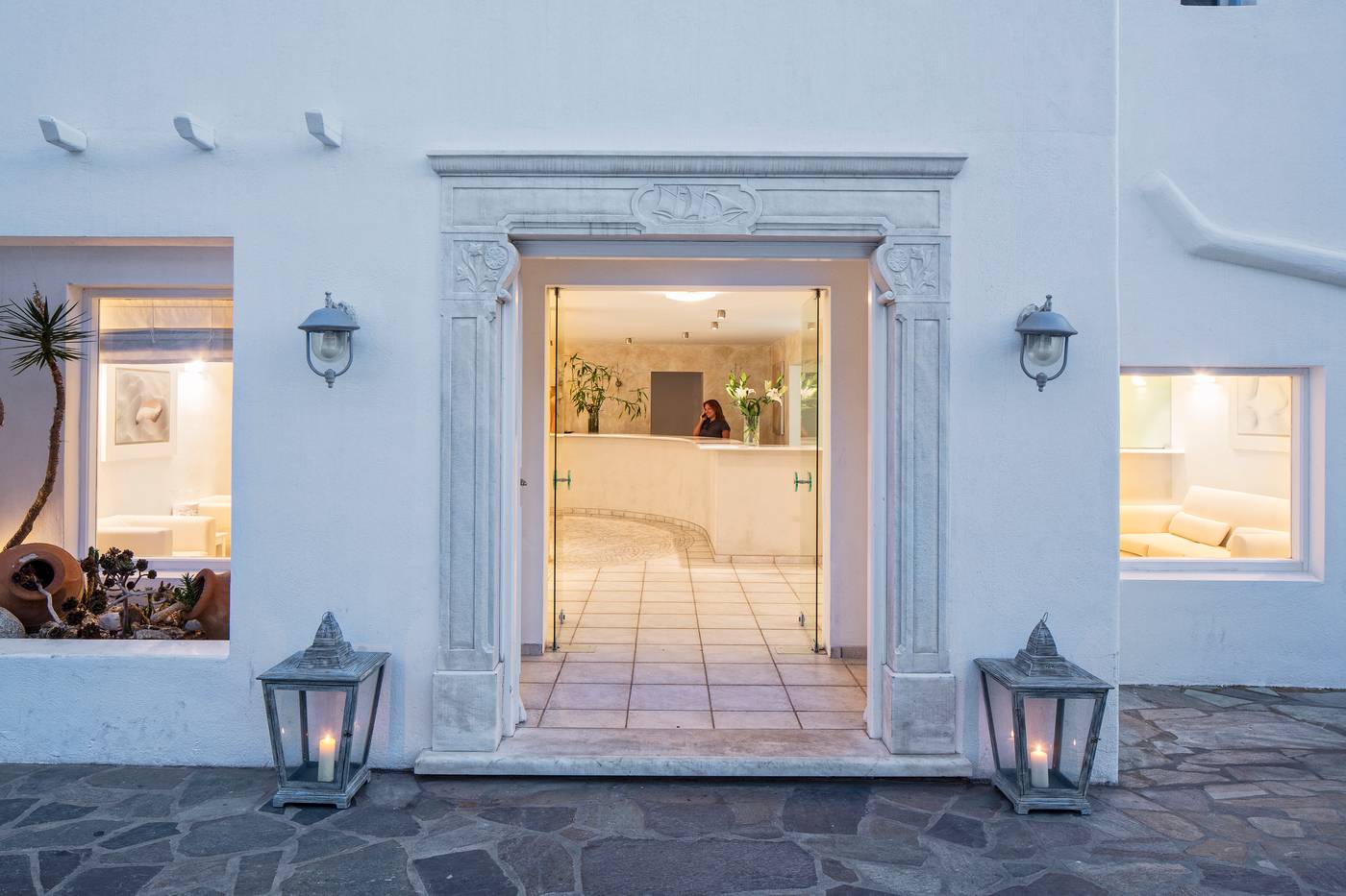 Manoulas-Beach-Lobby-42