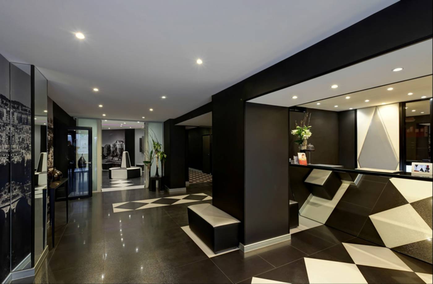 L-Empire-Paris-Lobby-10