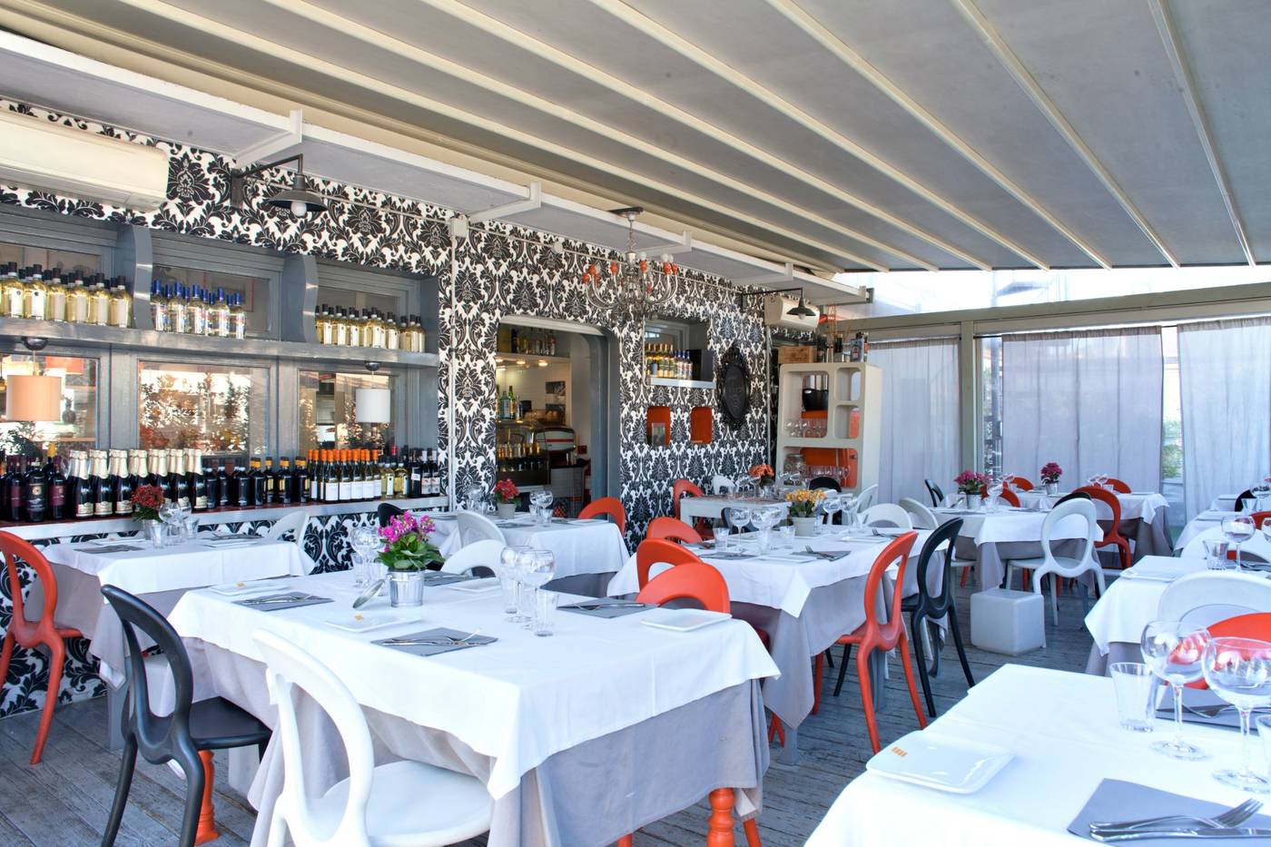 Orange-Hotel-Restaurant-28