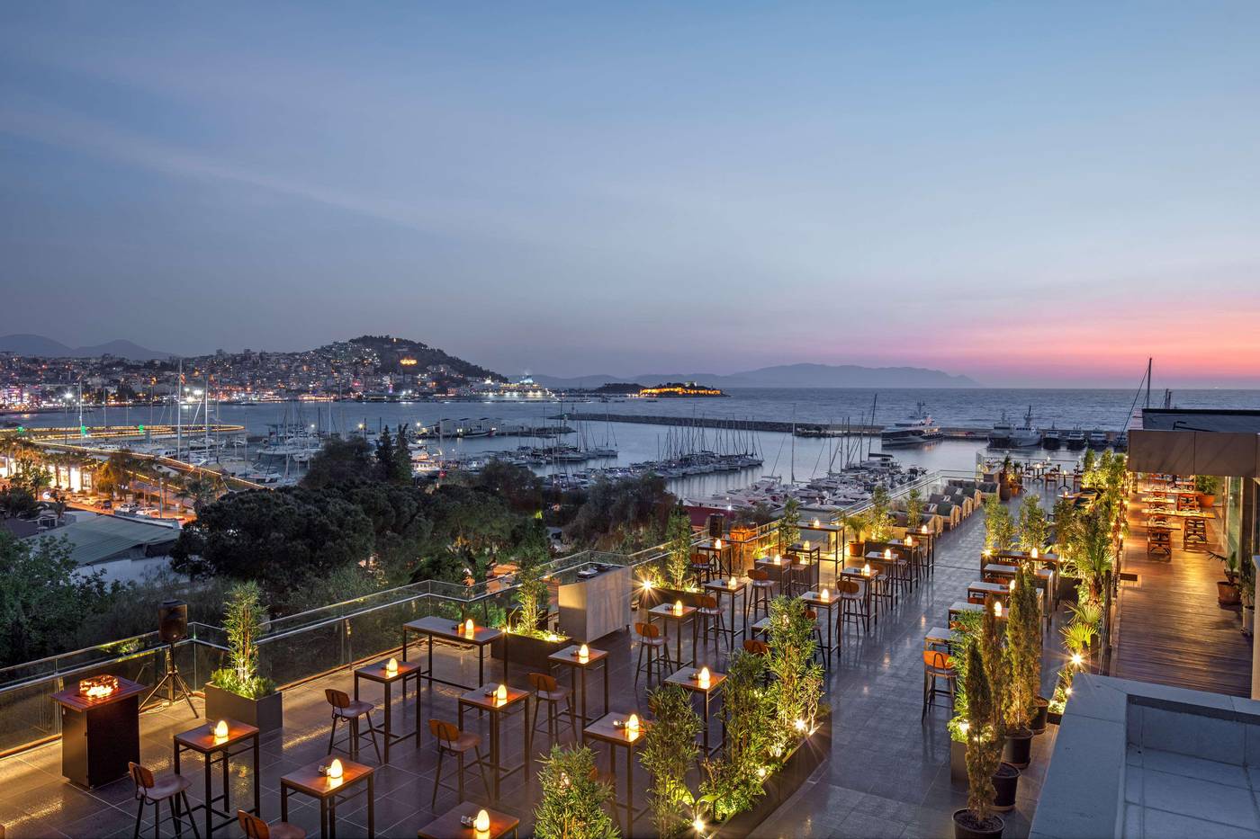 DoubleTree-by-Hilton-Kusadasi-Restaurant-63
