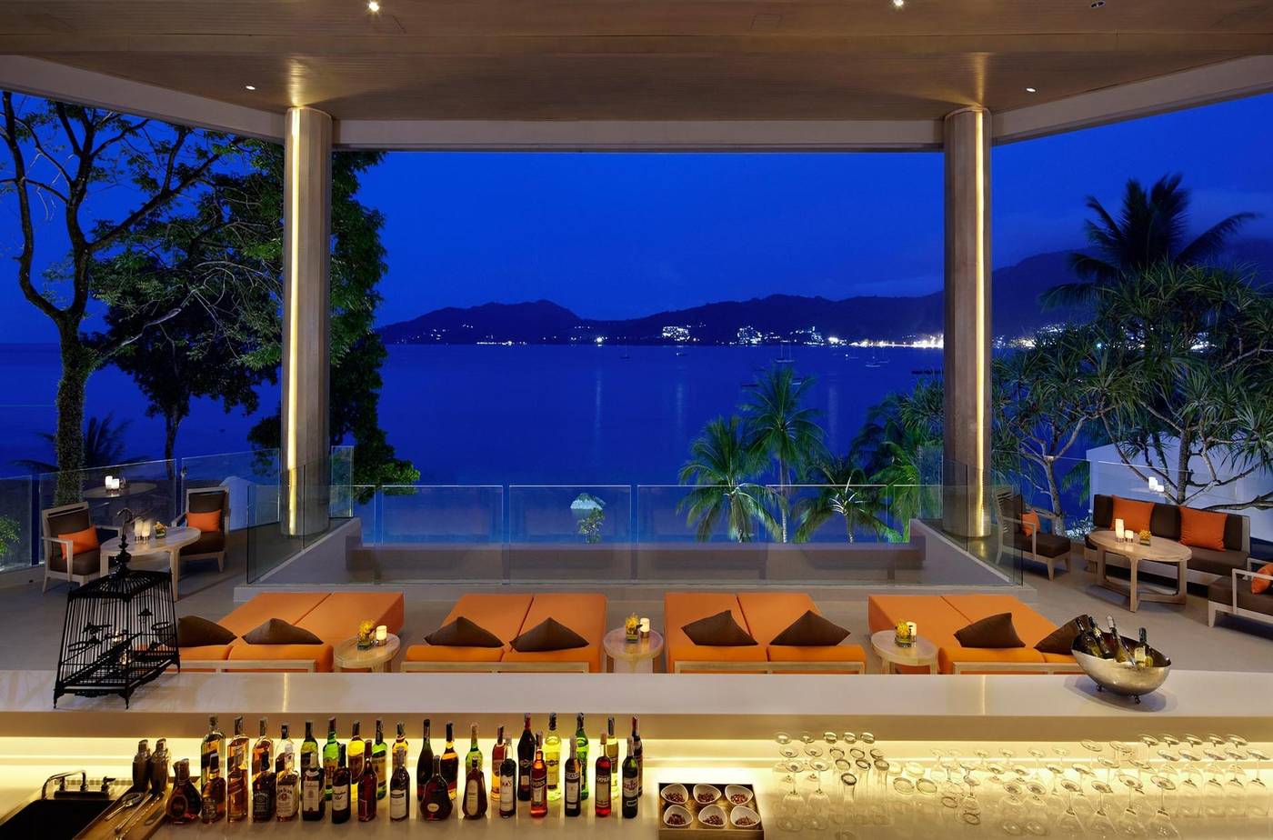 Amari-Phuket-Bar-11