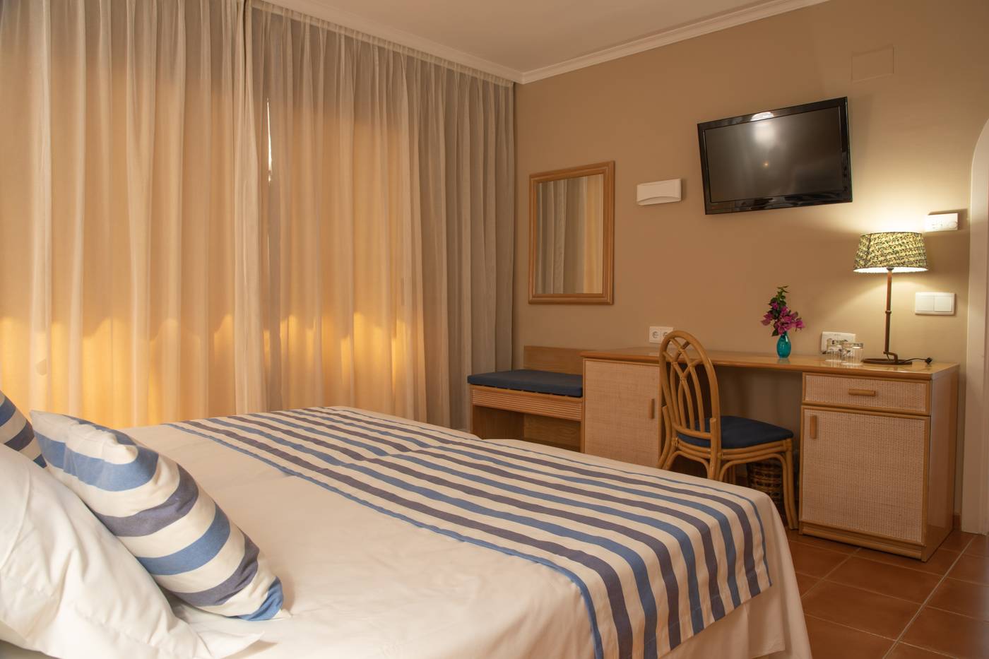 Les-Palmeres-Room-20