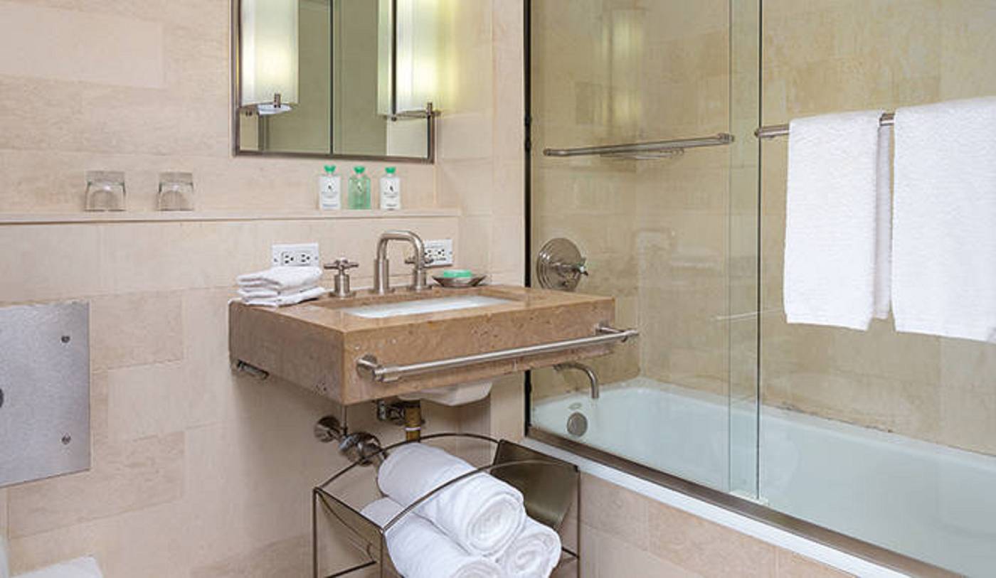 Club-Wyndham-Midtown-45-Room-11