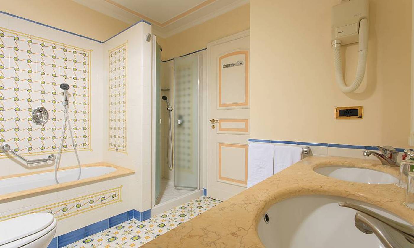 Grand-Hotel-Capodimonte-Room-39