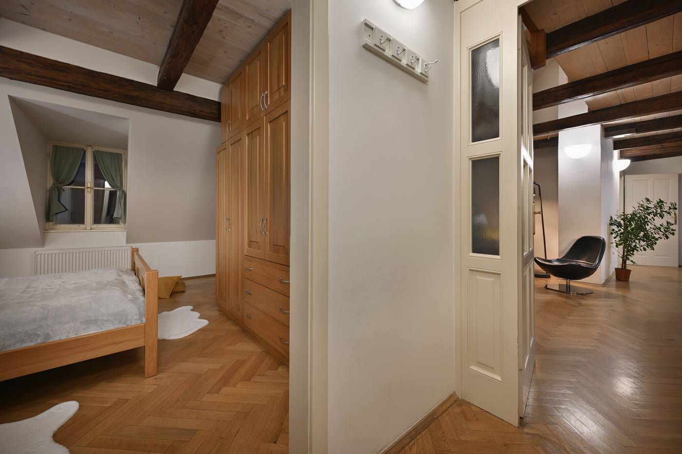 Boutique-Apartments-White-Swan-Room-39