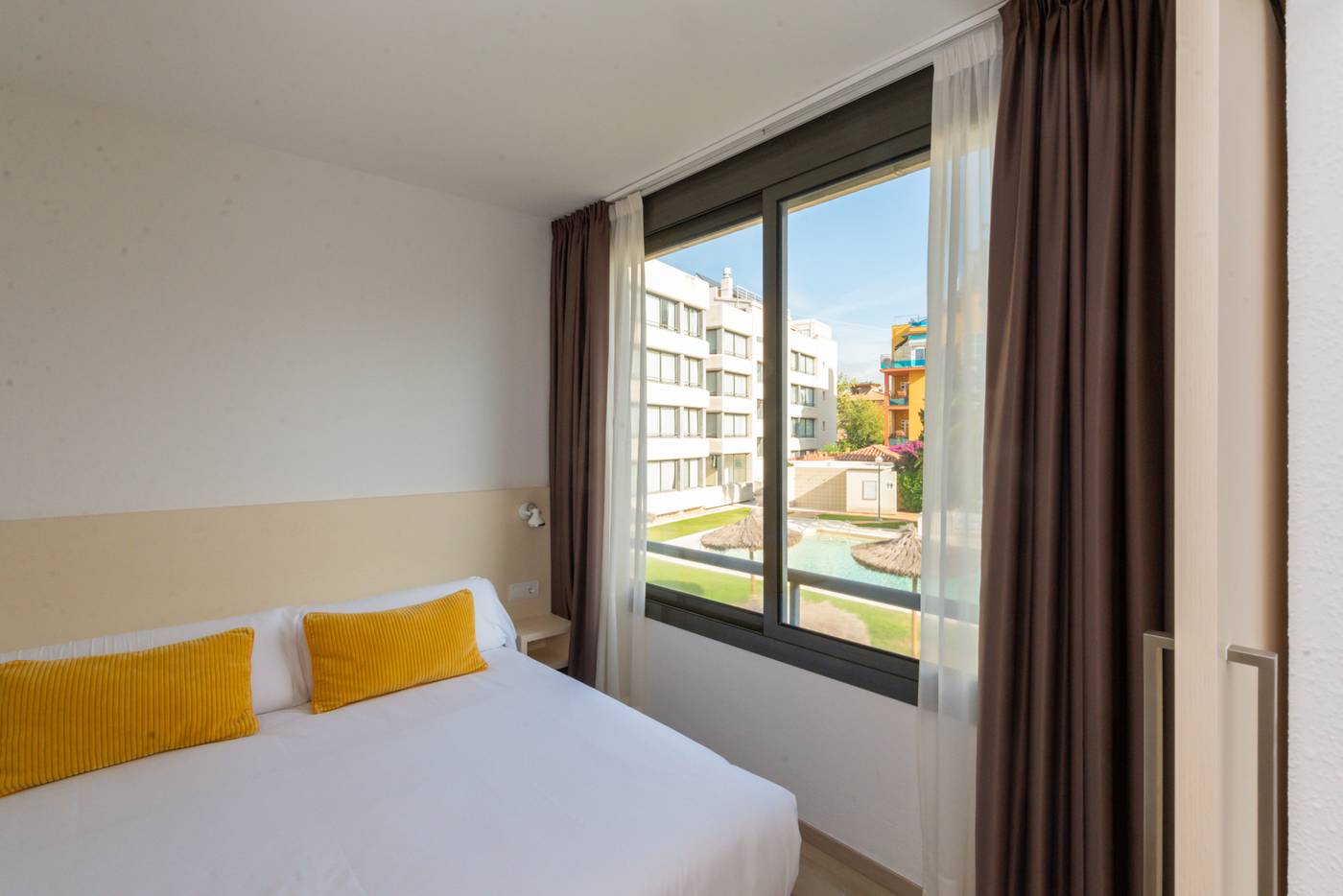 Atenea-Park-Suites---Apartments-Room-32