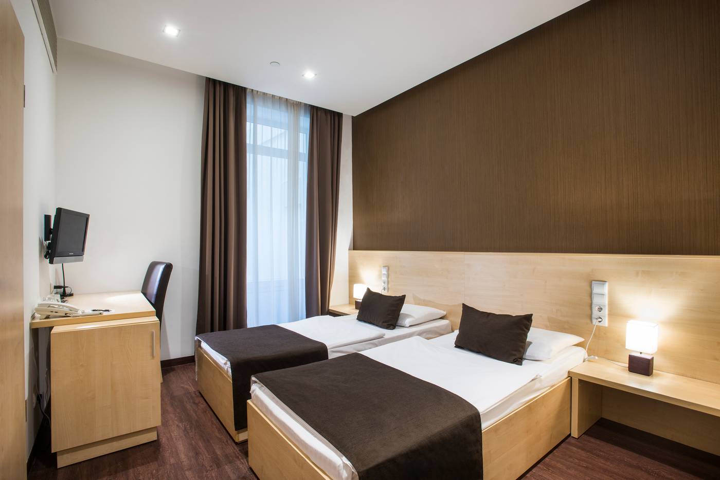 Promenade-City-Hotel-Room-10