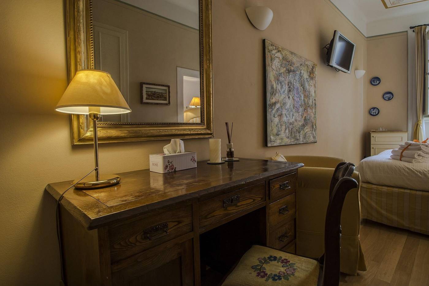 Palazzo-Busdraghi--Depoca-Room-17