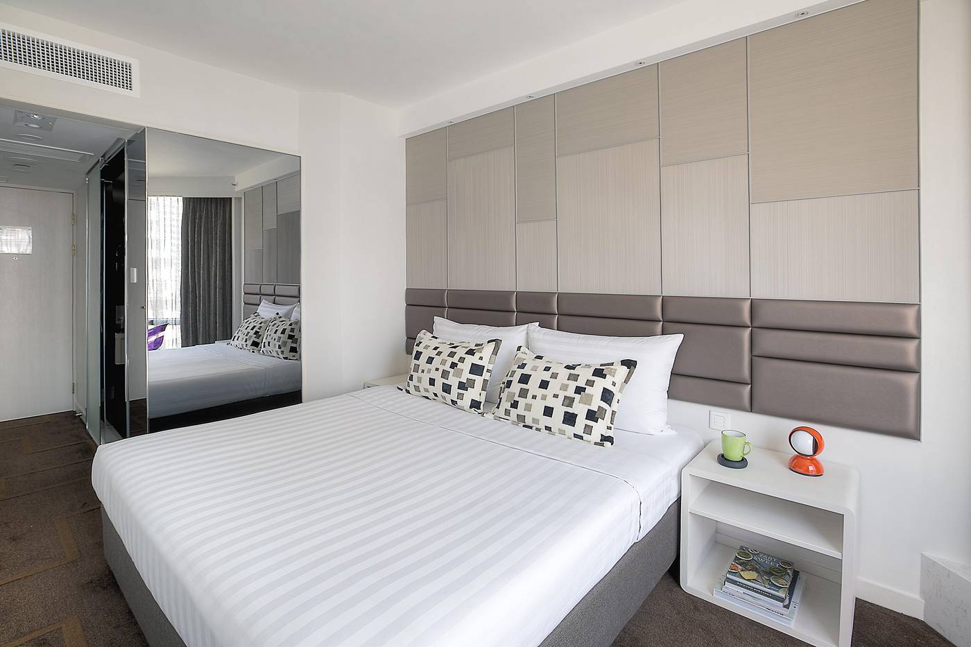 Stanford-Hotel-Hong-Kong-Room-13