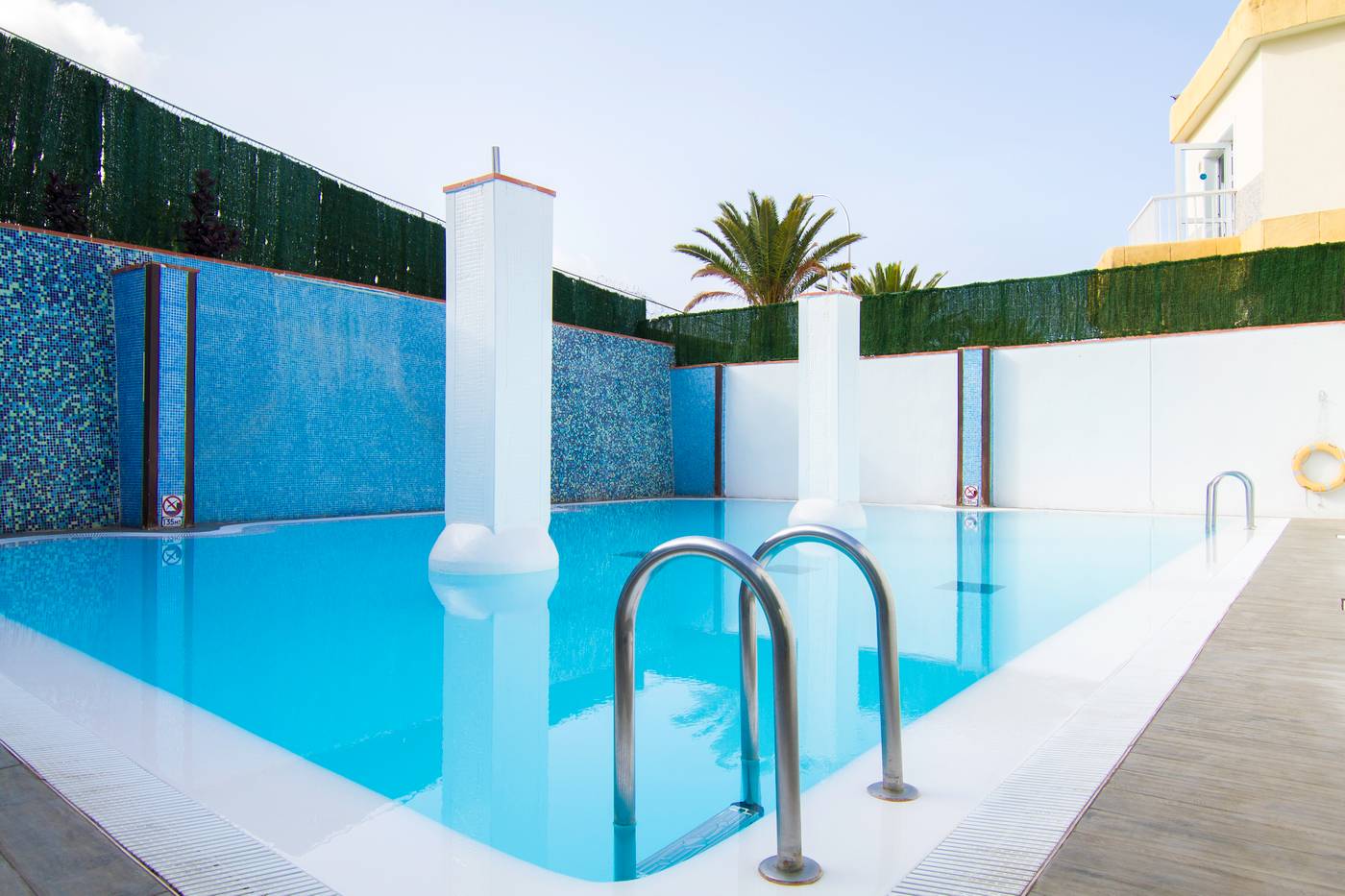 Checkin-Bungalows-Atlantida-Pool-7