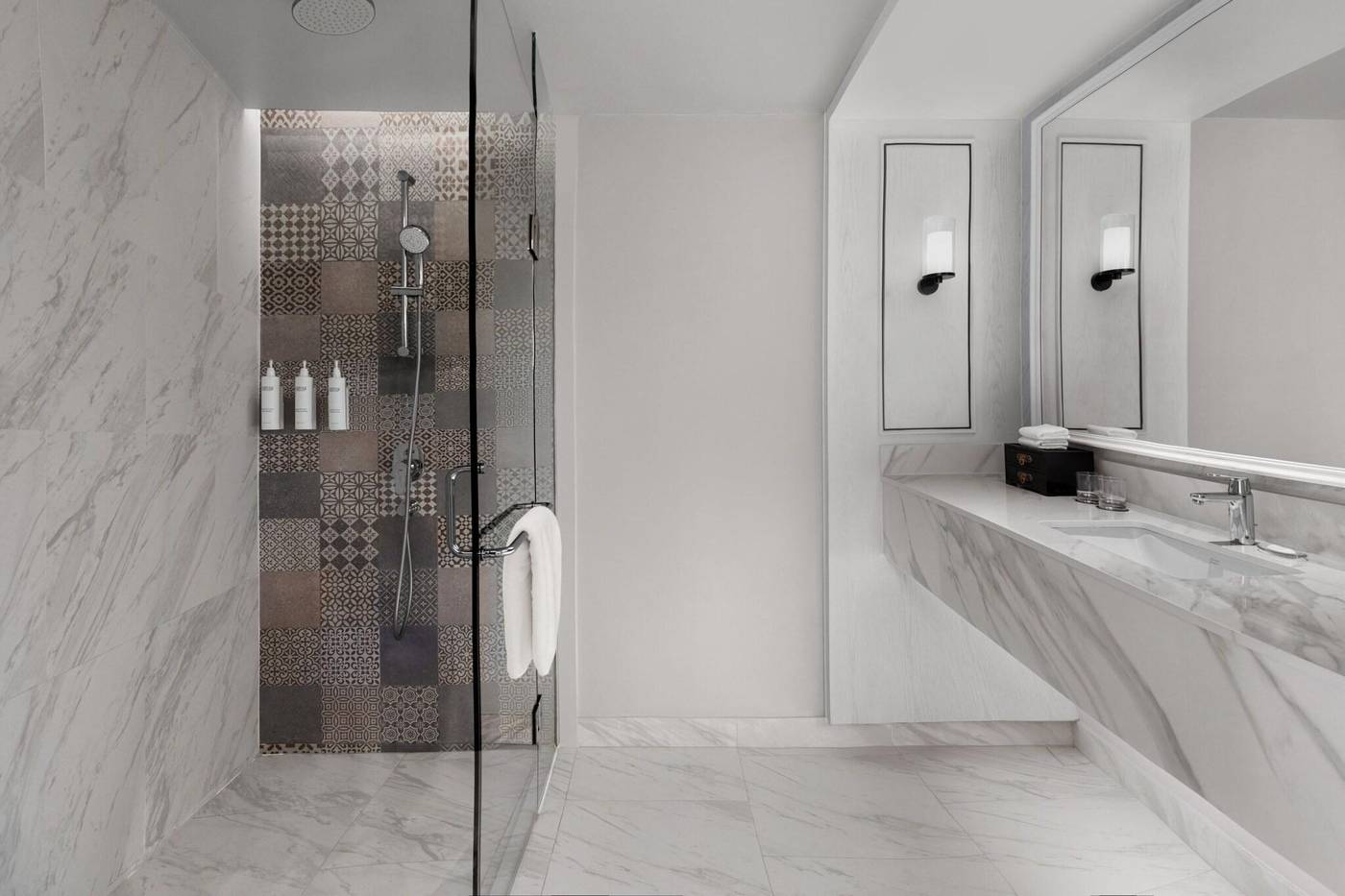 Metropole-Hotel-Phuket-Room-35