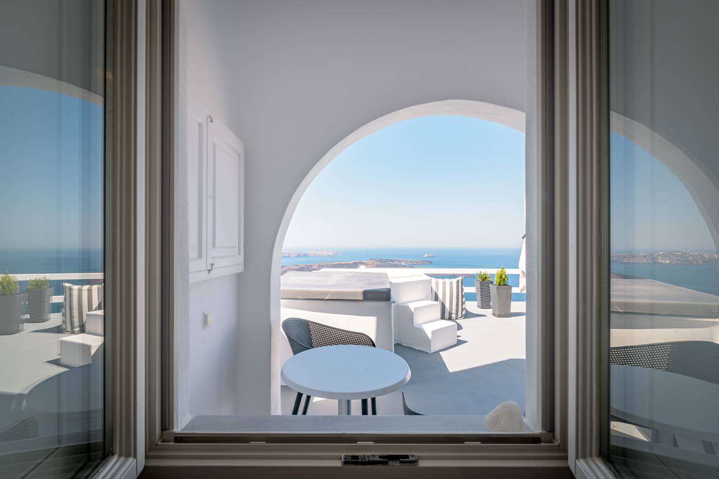 Avianto-Luxury-Suites-Room-14