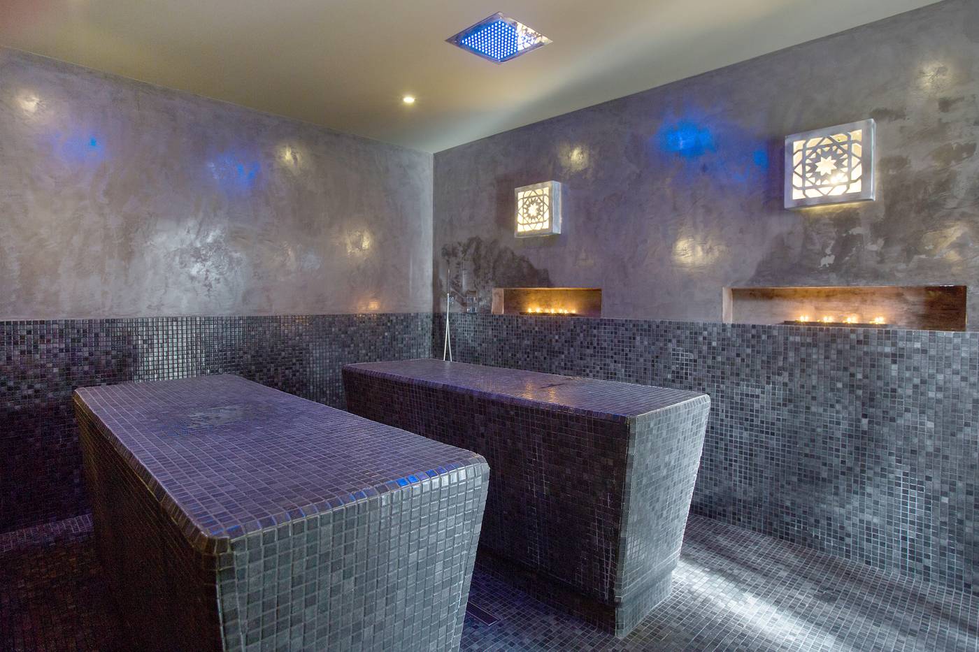 Marble-AMA-Andalucia-Sports-and-Entertainment-60