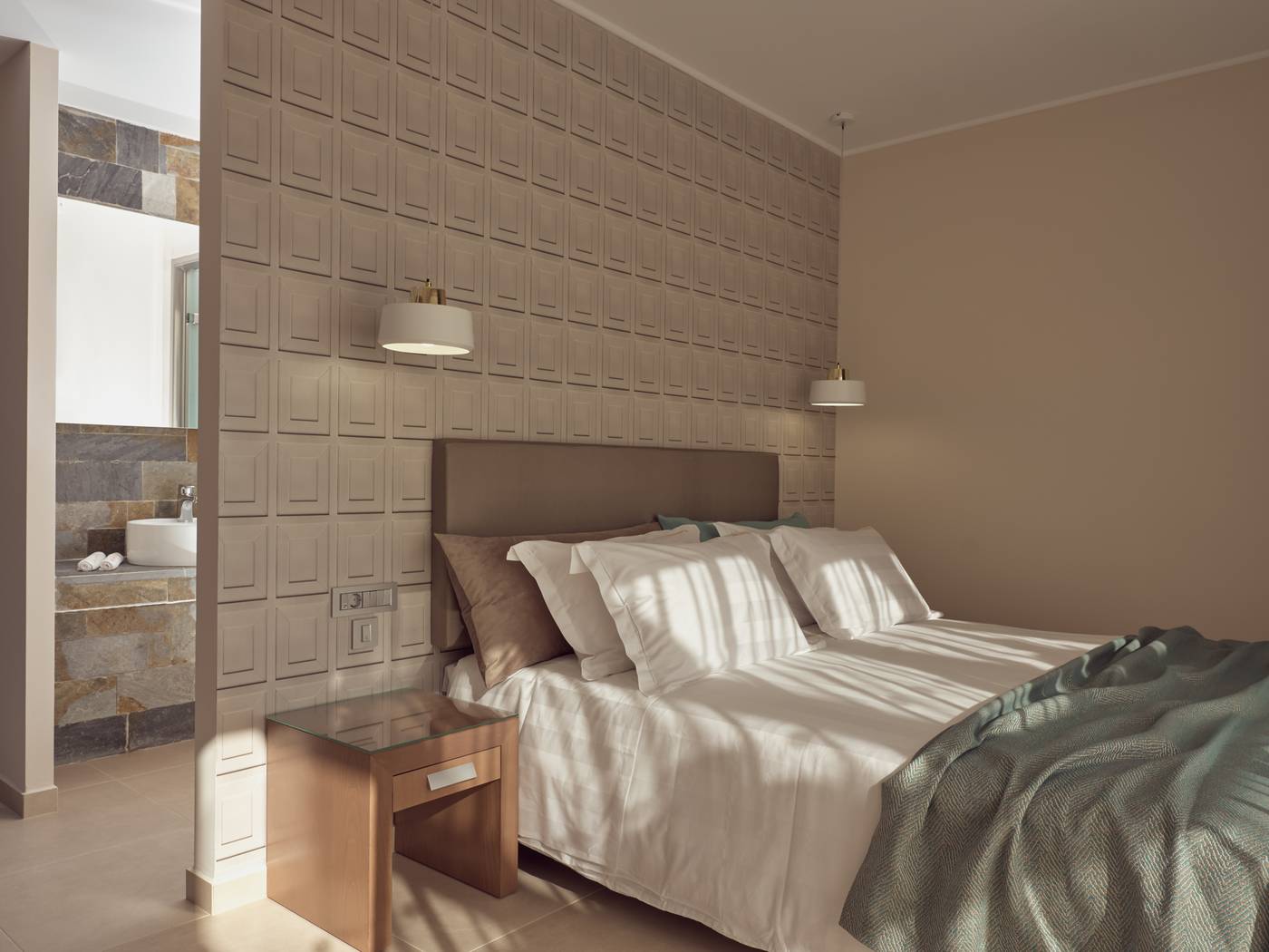 Golden-Sun-Resort---Spa-Room-15