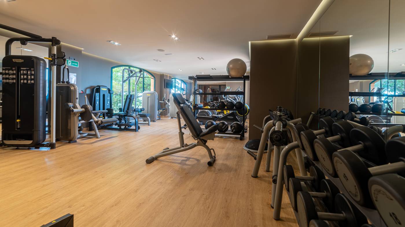 Barcelo-Punta-Umbr----a-Mar-Sports-and-Entertainment-80