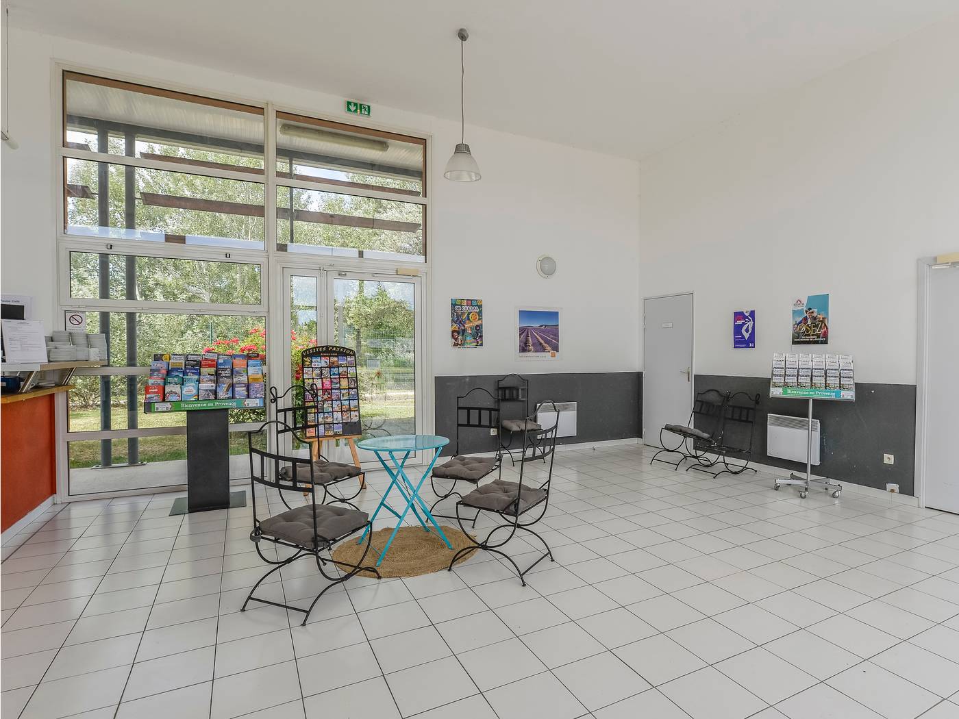 Residence Vacanceole Sun Hols Les rives du lac-France-ST SATURNIN LES AVIGNON-Lobby-10