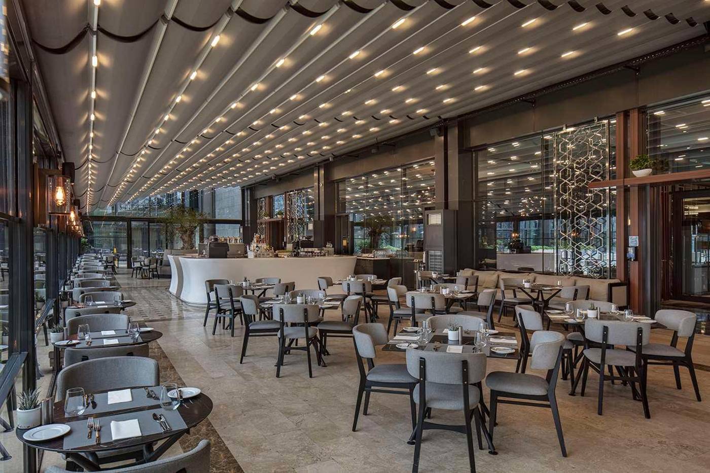 Hilton-Istanbul-Bomonti-Hotel---Conference-Centre-Restaurant-22