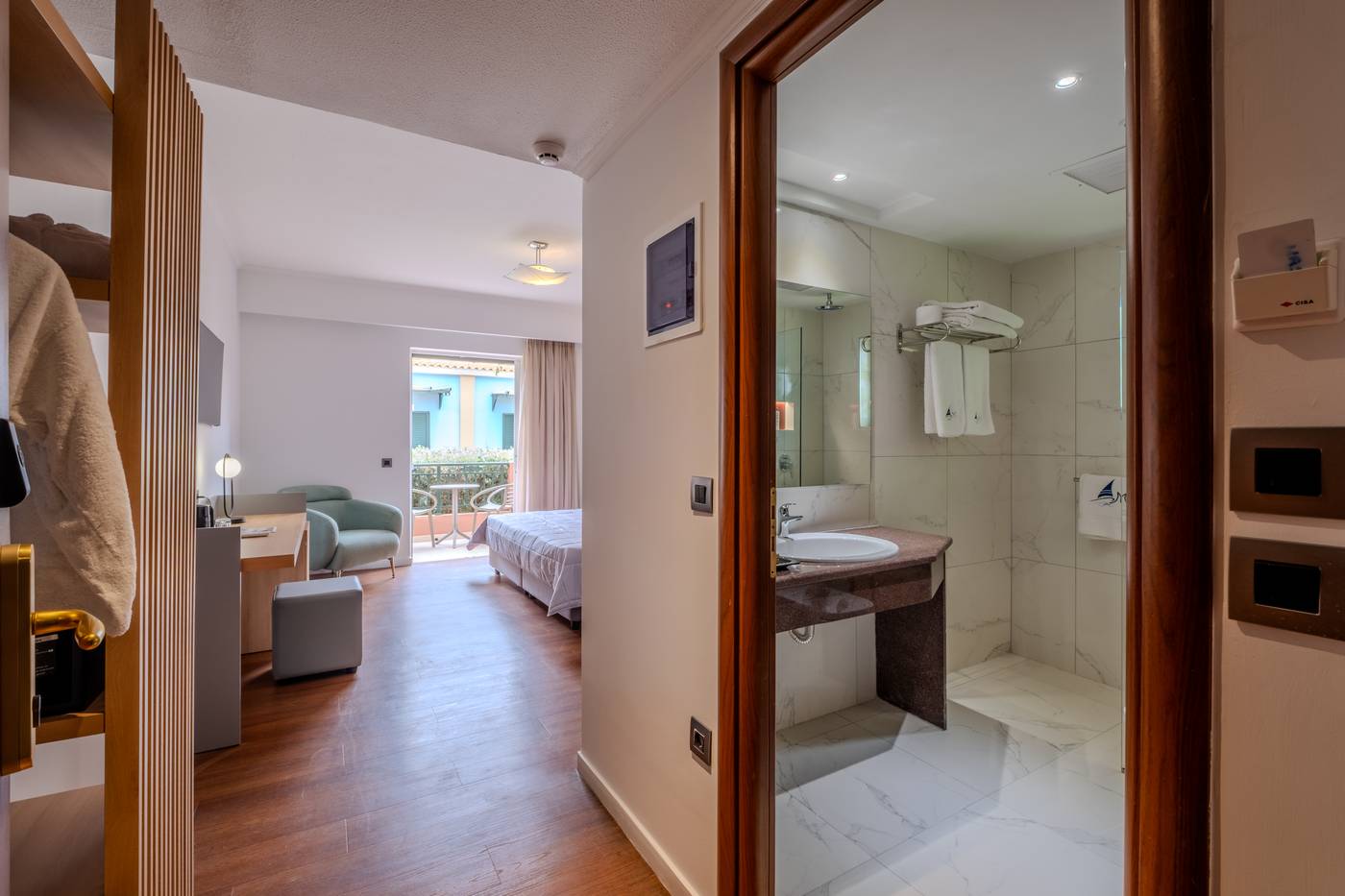 Hotel-Mediterranean-Beach-Room-34