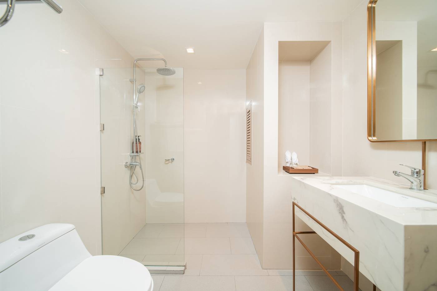 Away-Bangkok-Riverside-Kene-Room-52