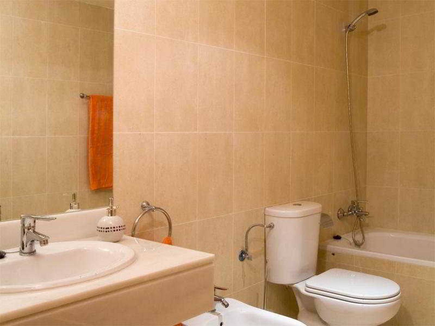 Marina-Rey-II-Room-12