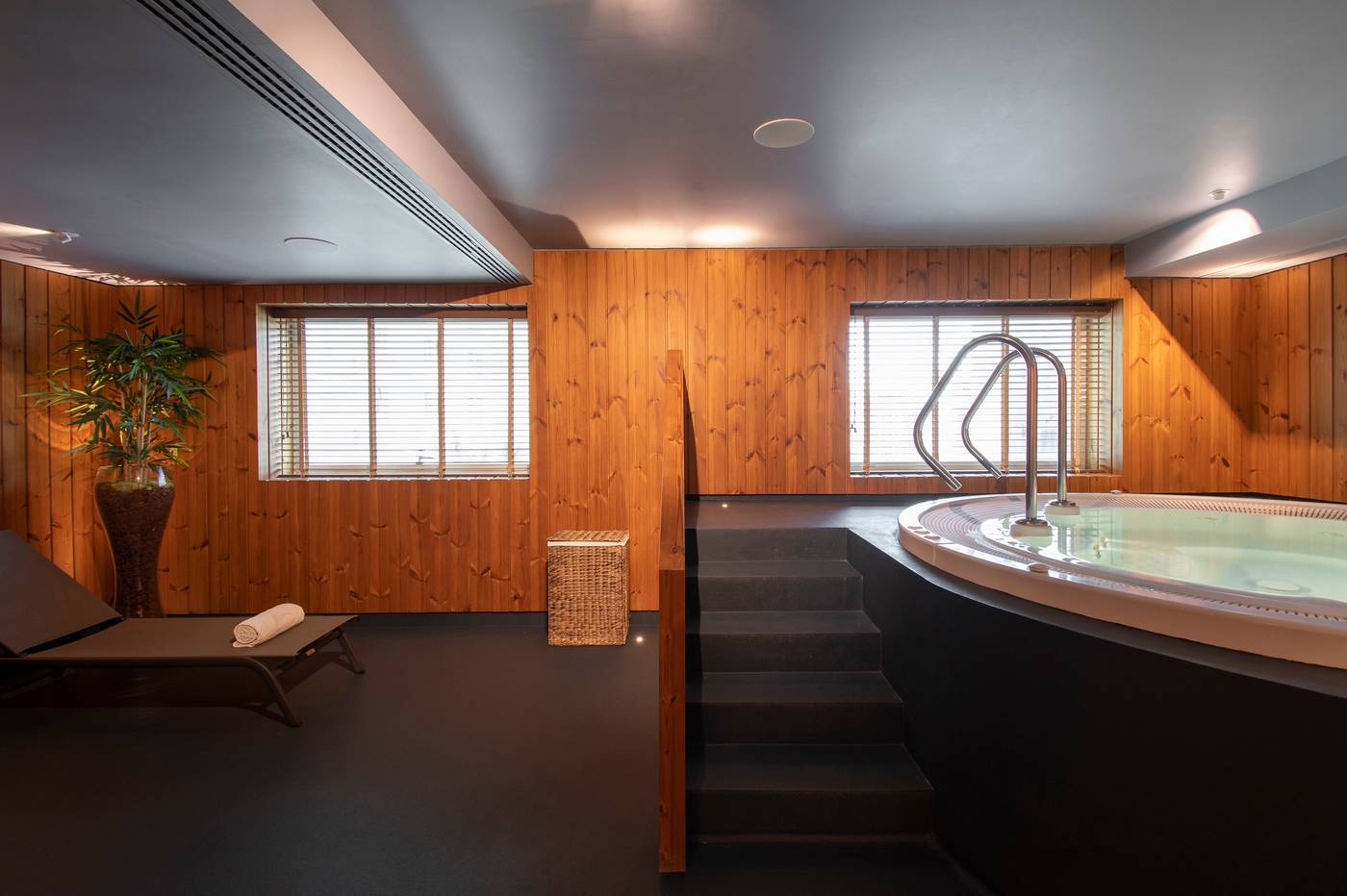 SANA-Malhoa-Sports-and-Entertainment-45