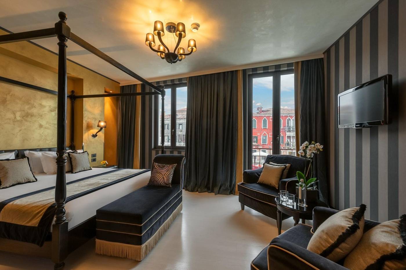 Carnival-Palace-Room-26